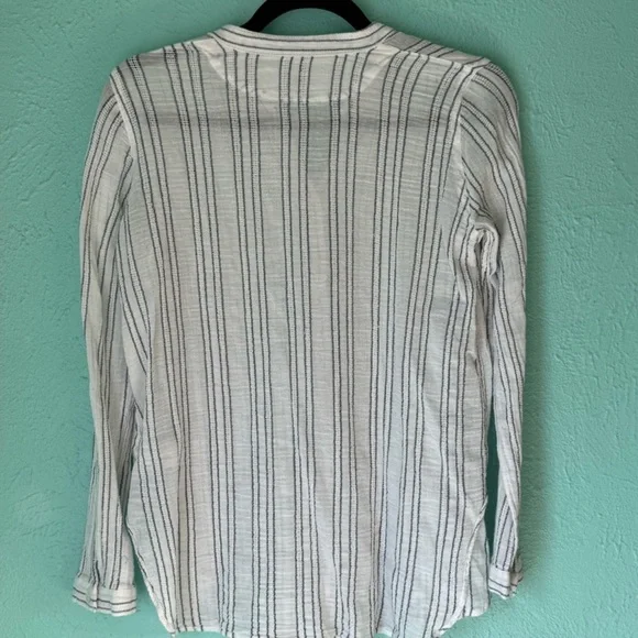Vince 100% Cotton Gauzy Striped Tea Length Sleeve Blouse - Picture 6 of 8
